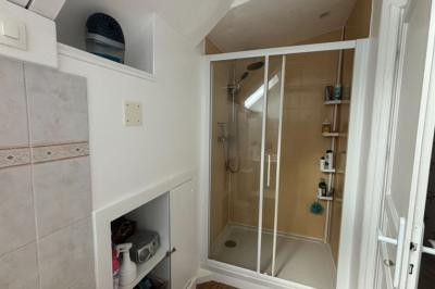 Houses For Sale - 6 Rooms - 126 M2
