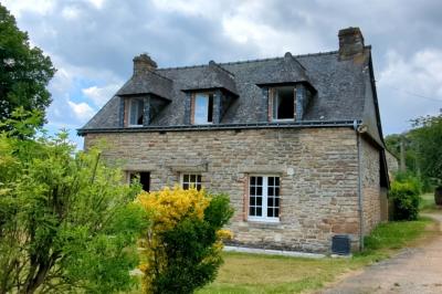 Houses For Sale - 5 Rooms - 80 M2