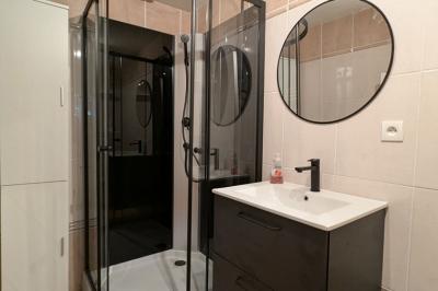 Houses For Sale - 7 Rooms - 159 M2