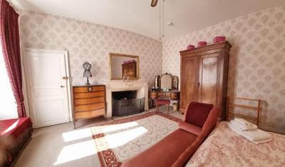 &#8364;178500 - Between Civray & Lizant : Large 5 Bedroom House - Established B&b Business